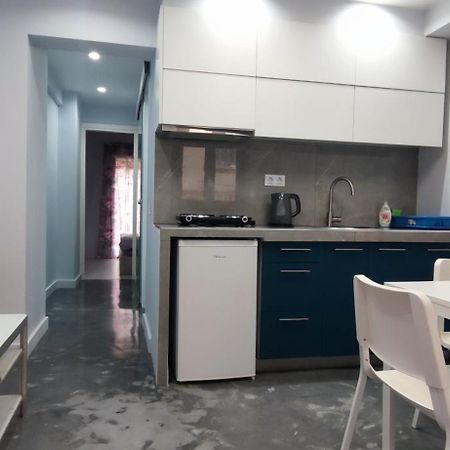 New Apartment With A Separate Entrance Near The Subway. Atina Dış mekan fotoğraf