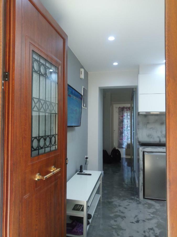 New Apartment With A Separate Entrance Near The Subway. Atina Dış mekan fotoğraf