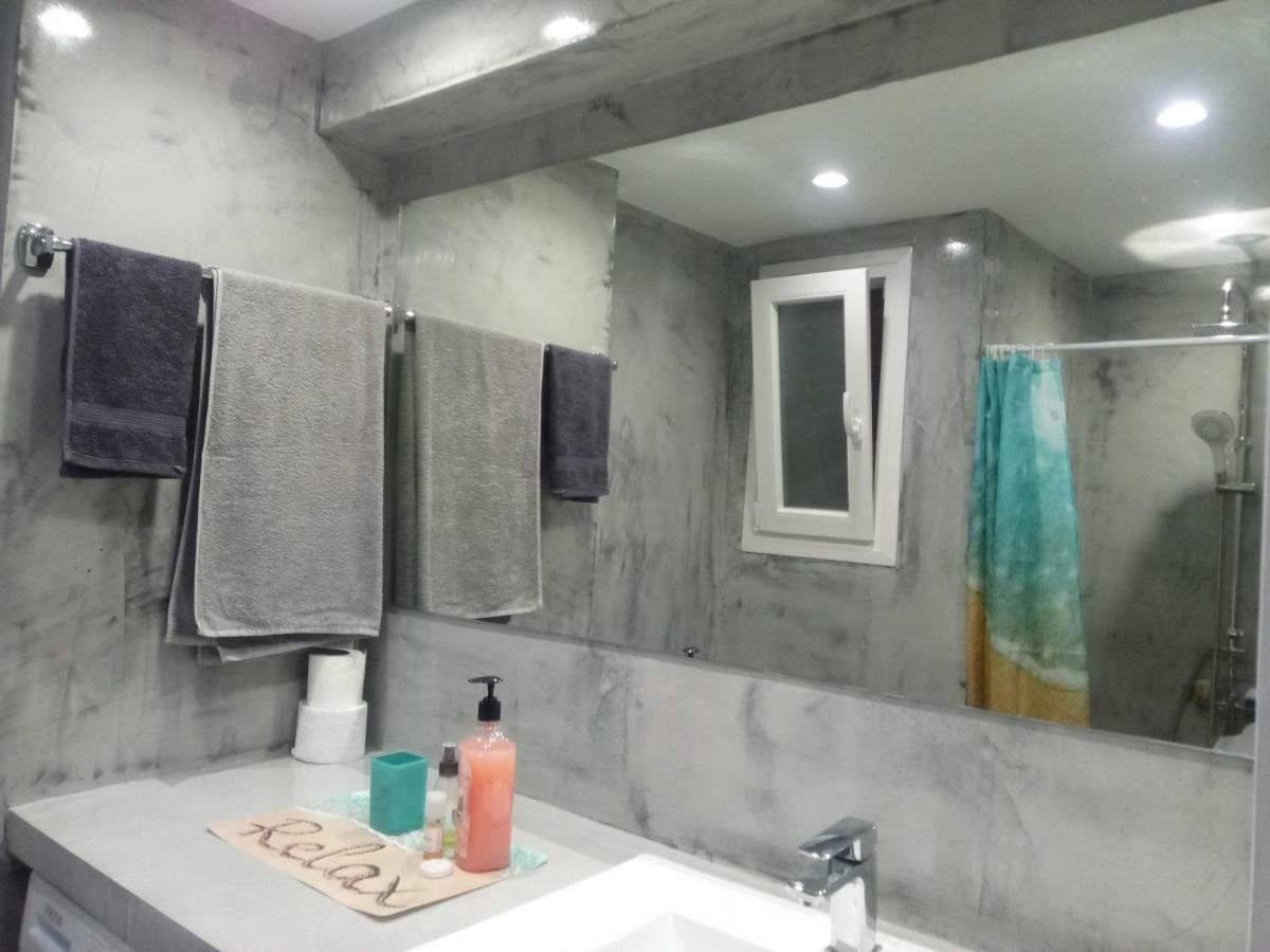 New Apartment With A Separate Entrance Near The Subway. Atina Dış mekan fotoğraf