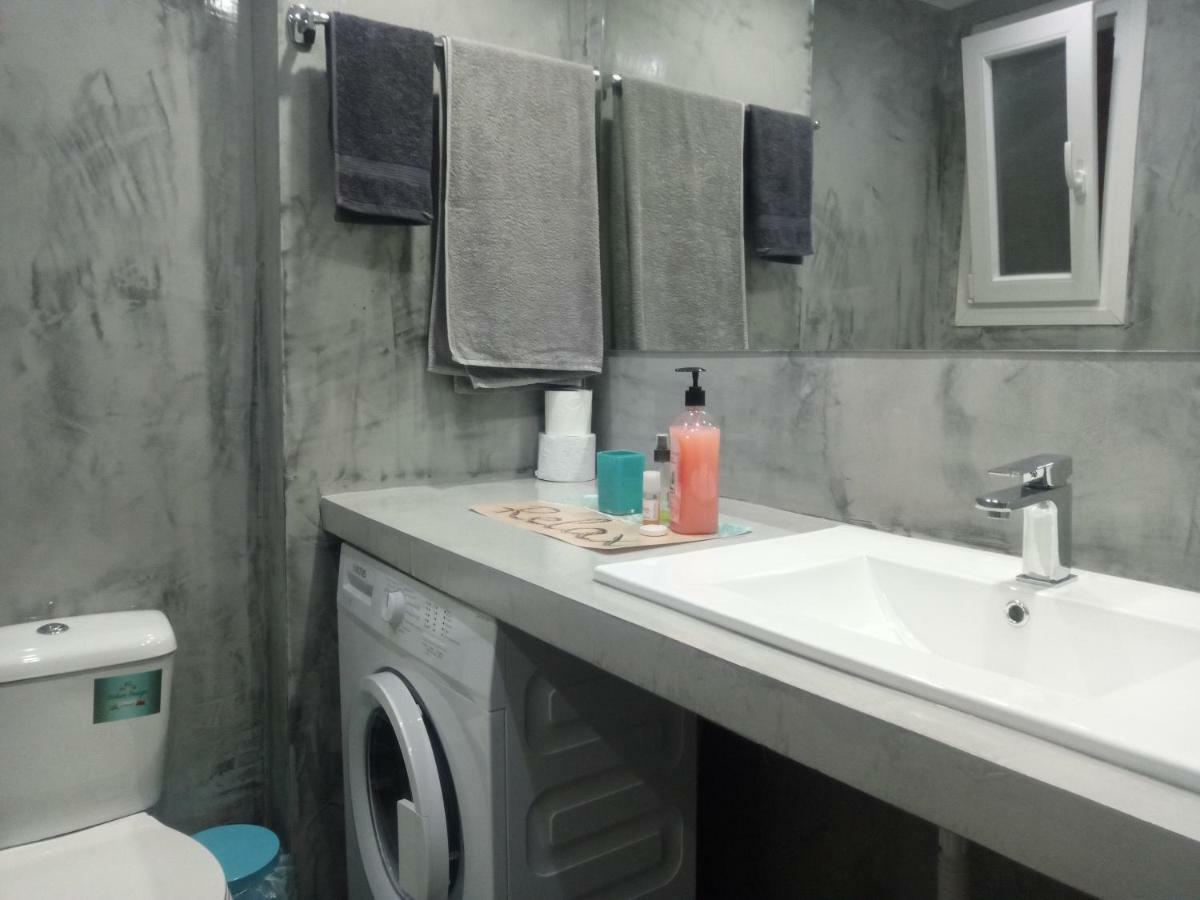 New Apartment With A Separate Entrance Near The Subway. Atina Dış mekan fotoğraf